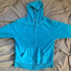 Small woman’s hoodie-short arms